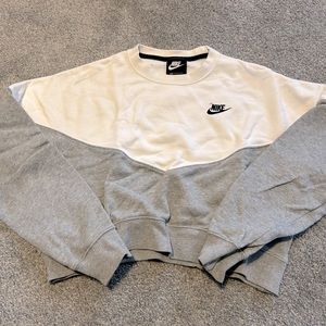NIKE crop sweater